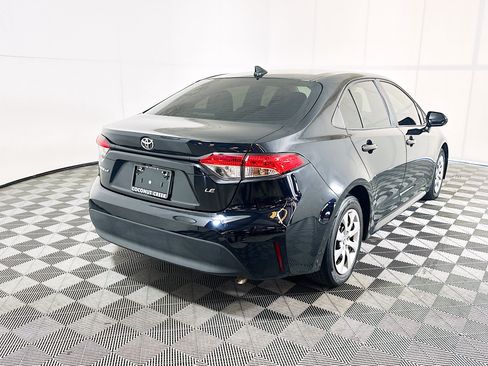 Used 2024 Toyota Corolla LE FWD image 3