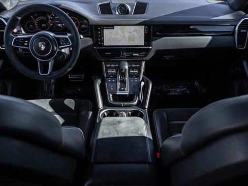 Used 2022 Porsche Cayenne GTS image 21