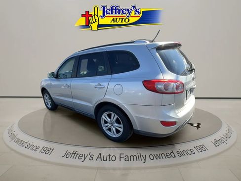 Used 2011 Hyundai Santa Fe SE w/ Premium Pkg 3 FWD image 3