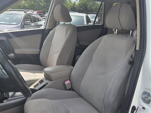 Used 2006 Toyota RAV4 Limited image 9