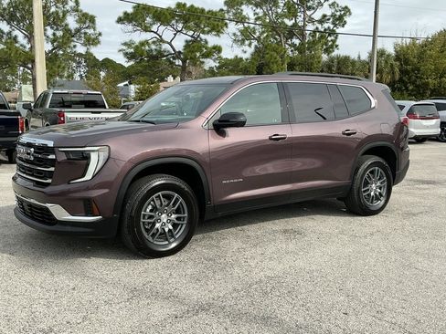 Used 2025 GMC Acadia Elevation image 2