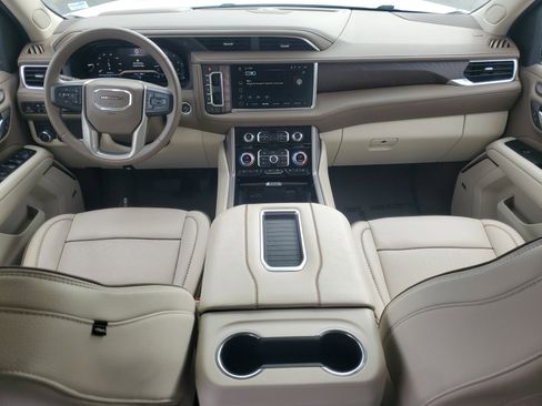 Used 2023 GMC Yukon XL Denali image 16