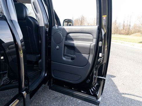 Used 2005 Dodge Ram 1500 Truck 2WD Quad Cab image 38