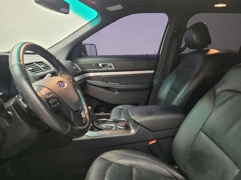Used 2017 Ford Explorer XLT w/ Equipment Group 202A image 17