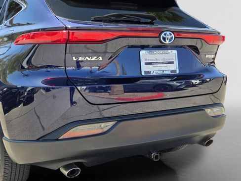Used 2021 Toyota Venza LE w/ Carpet Mat Package (TMS) AWD/4WD image 4