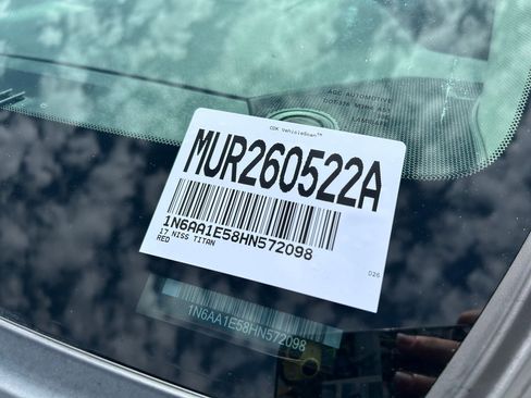 Used 2017 Nissan Titan SV image 32