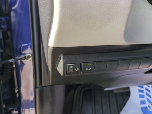 Used 2020 Toyota Corolla SE FWD image 13