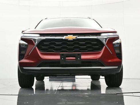 Certified 2025 Chevrolet Trax LT w/ LT Convenience Package image 37