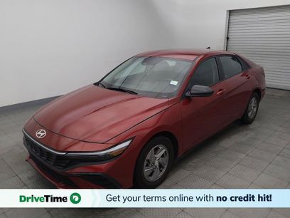 Used 2025 Hyundai Elantra SE