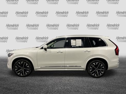 Used 2025 Volvo XC90 B6 Plus image 7