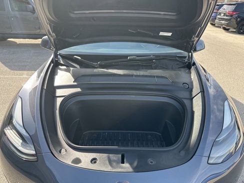 Used 2022 Tesla Model Y Long Range image 19