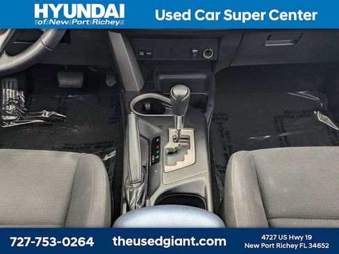 Used 2017 Toyota RAV4 XLE FWD image 21