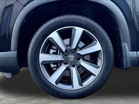 Used 2024 Honda Pilot Touring image 25