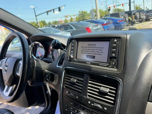 Used 2019 Dodge Grand Caravan GT FWD image 24