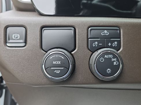 Used 2025 Chevrolet Silverado 1500 LT RWD image 27