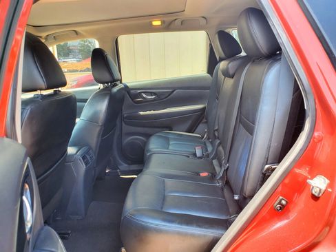 Used 2019 Nissan Rogue SL w/ Premium Package AWD/4WD image 6