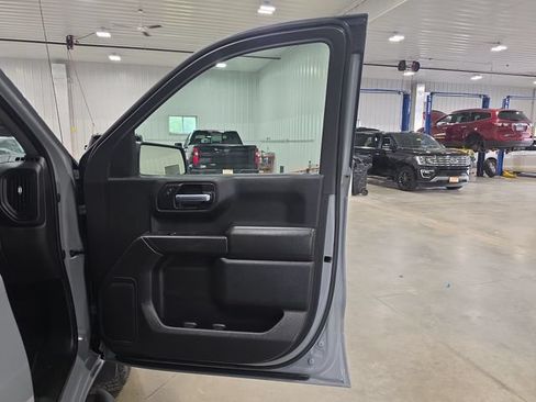 Used 2025 Chevrolet Silverado 1500 Custom Trail Boss w/ LPO, Dark Essentials Package AWD/4WD image 30