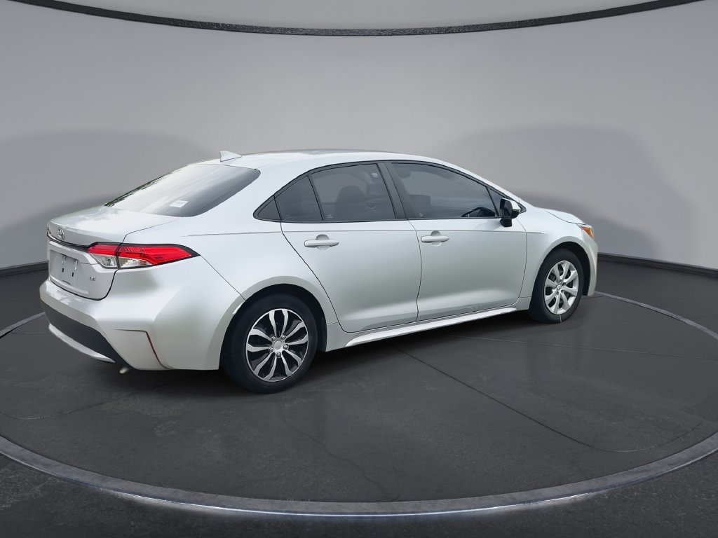 Used 2022 Toyota Corolla LE FWD image 8