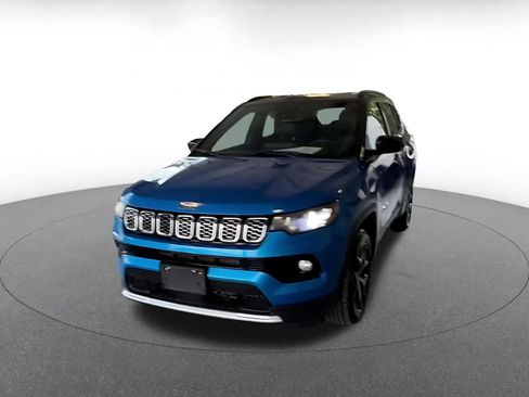 Used 2025 Jeep Compass Limited AWD/4WD image 13