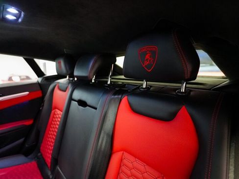 Used 2021 Lamborghini Urus AWD/4WD image 8