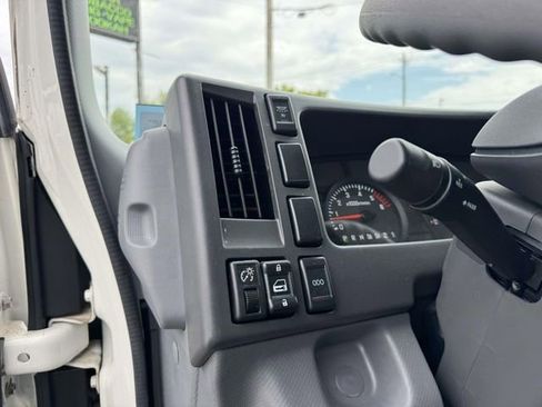 Used 2020 Isuzu NPR RWD image 23