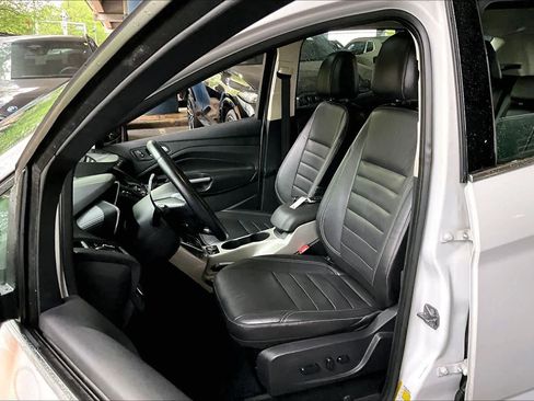 Used 2015 Ford C-MAX Energi SEL w/ Equipment Group 303A FWD image 7
