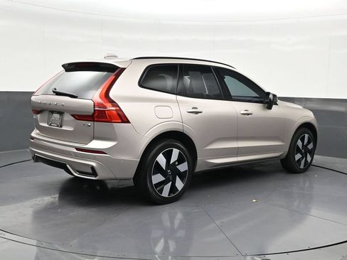 Used 2025 Volvo XC60 T8 Plus w/ Protection Package Premier AWD/4WD image 6