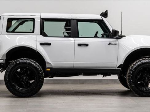 Used 2024 Ford Bronco Black Diamond image 6