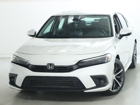 Used 2024 Honda Civic Touring image 3