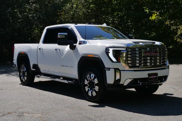 Used 2024 GMC Sierra 2500 Denali AWD/4WD image 4