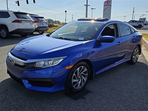 Used 2017 Honda Civic EX image 3