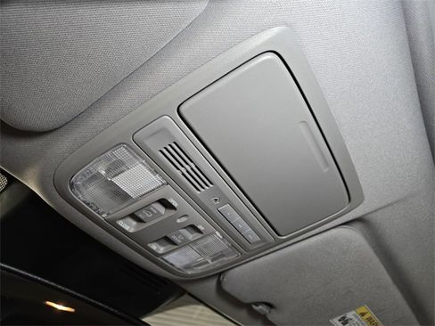 Used 2021 Honda CR-V Touring image 37