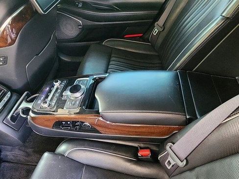 Used 2018 Genesis G90 5.0 Ultimate RWD image 34