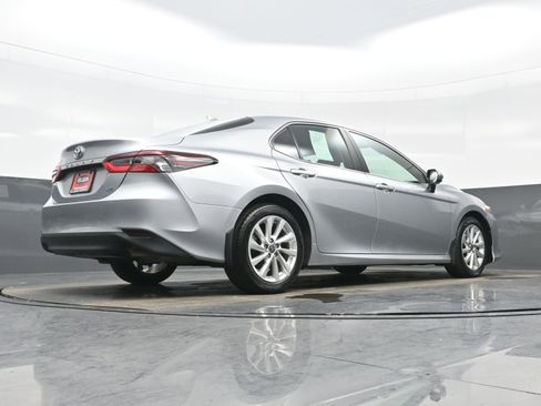 Used 2023 Toyota Camry LE image 29