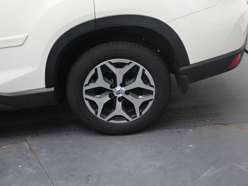 Used 2020 Subaru Forester Premium image 5