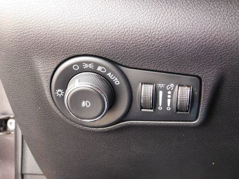 Used 2023 Jeep Compass Trailhawk image 24