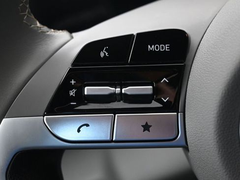 Used 2025 Hyundai Elantra SEL image 28