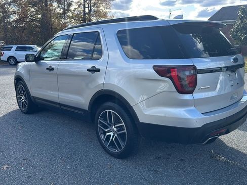 Used 2016 Ford Explorer Sport image 4