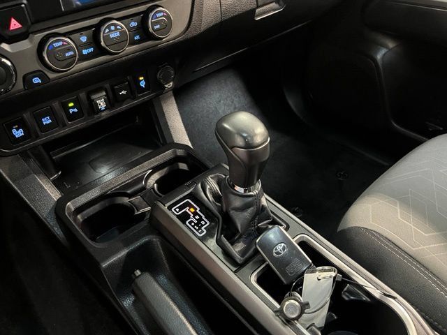 Used 2022 Toyota Tacoma TRD Off-Road w/ Technology Package AWD/4WD image 30