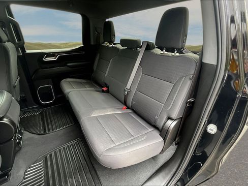 Used 2023 Chevrolet Silverado 1500 LT AWD/4WD image 15