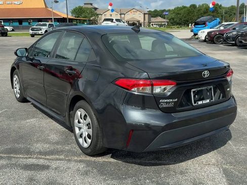 Used 2022 Toyota Corolla LE FWD image 5