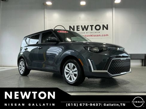 Used 2025 Kia Soul LX FWD image 20