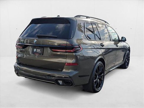 Used 2025 BMW X7 xDrive40i w/ M Sport Package image 2
