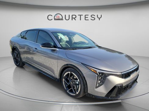 New 2026 Kia K4 GT-Line FWD image 4