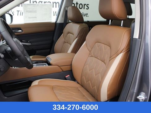 New 2026 Nissan Pathfinder Platinum image 13