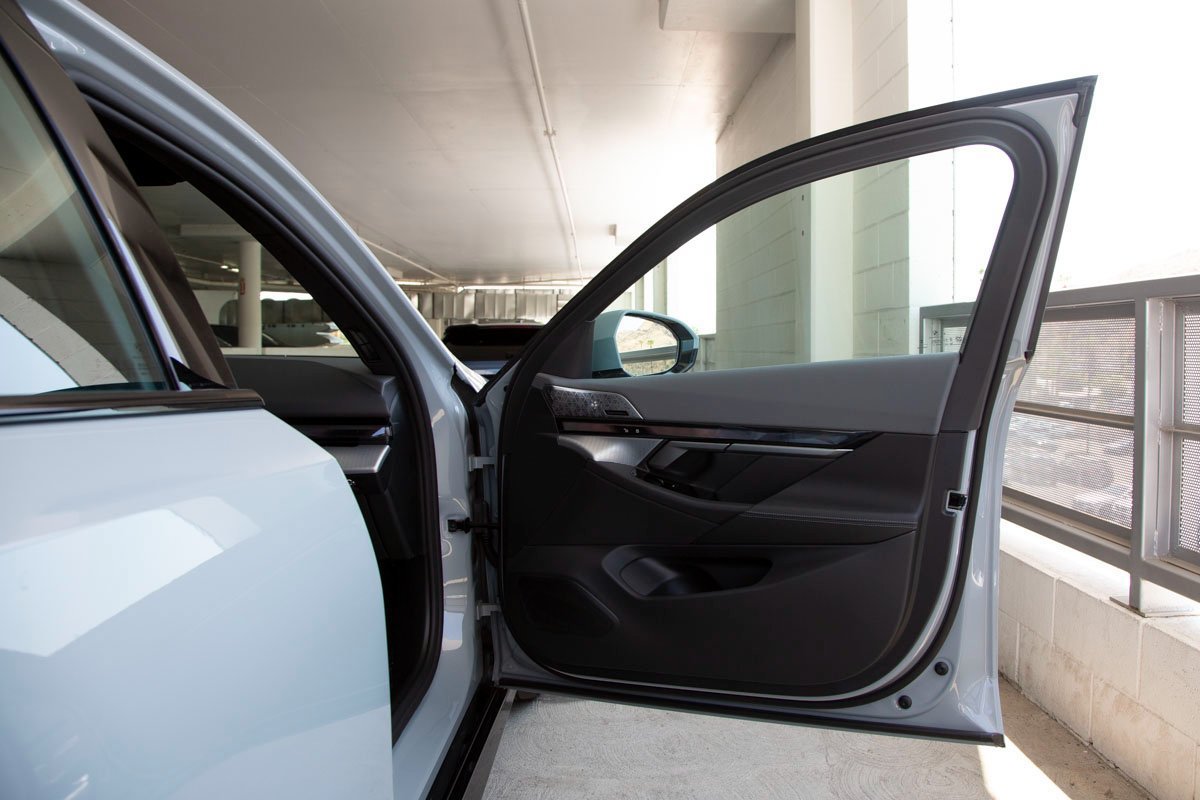 Used 2026 BMW i5 eDrive40 w/ Executive Package AWD/4WD image 28