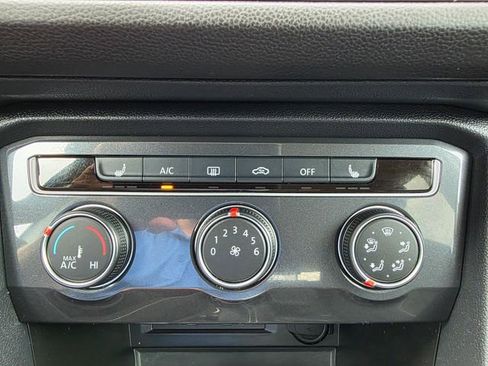 Used 2024 Volkswagen Tiguan S image 15