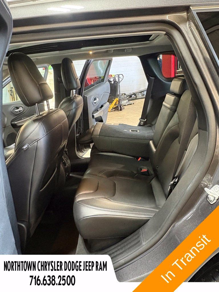 Used 2019 Jeep Cherokee Limited AWD/4WD image 19