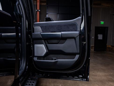 Used 2025 Ford F250 Platinum w/ Tremor Off-Road Package image 38