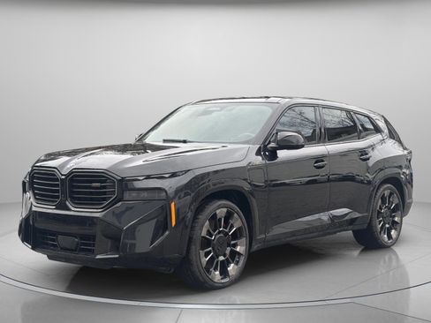 Used 2024 BMW XM image 2